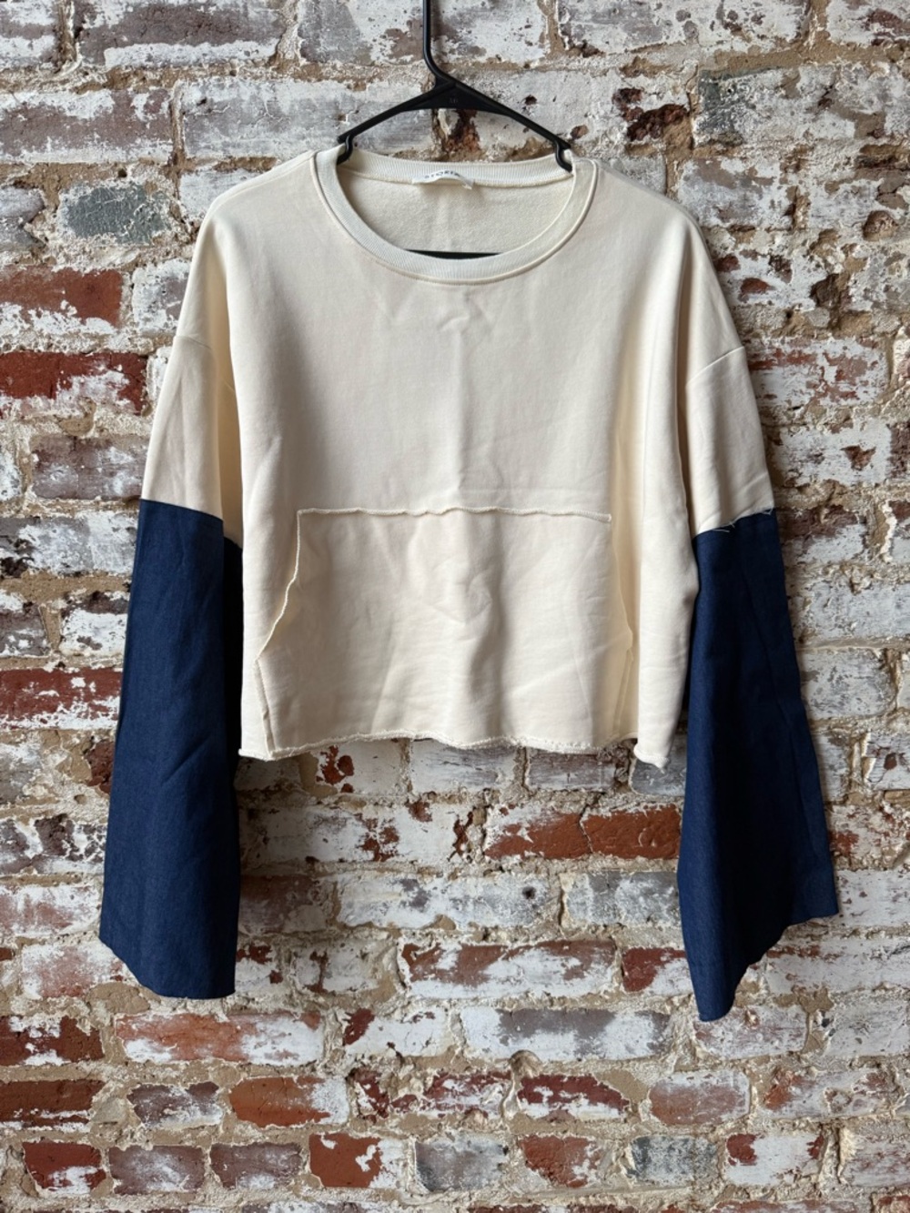 Storia Cream and Navy Colorblock Cropped Sweatshirt